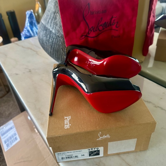 Christian Louboutin Black Heels with Red Soles - Picture 3 of 8